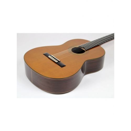 Классическая гитара YAMAHA GC32C